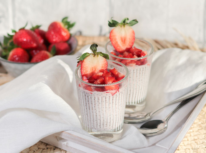 Erdbeer-Kamille-Chia-Pudding