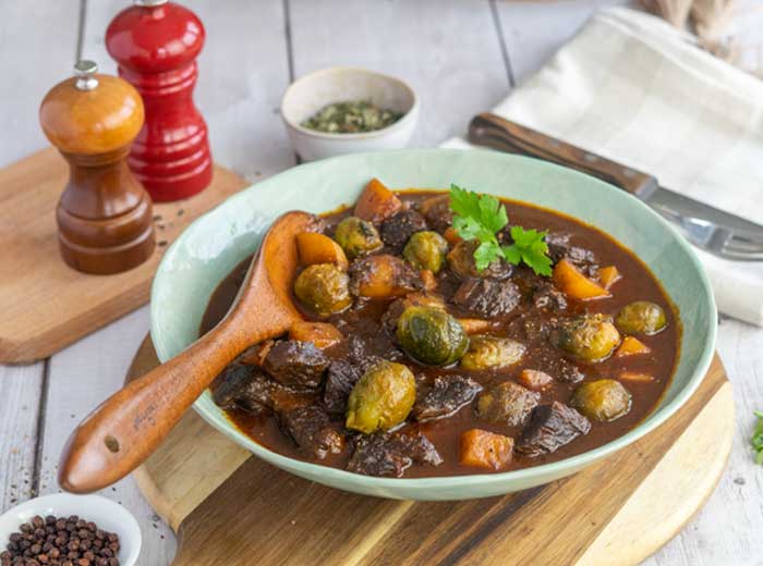 Gulasch mit Rosenkohl und Kapha-Tee